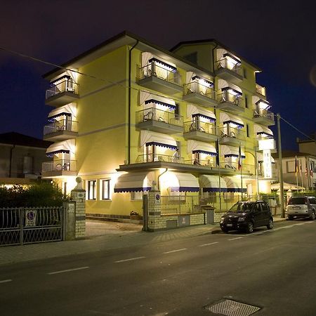 לידו די קאמאיורה Hotel Fortunella מראה חיצוני תמונה